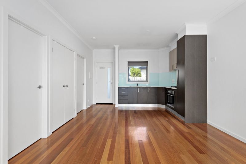 4/128 Rathcown Road, Reservoir