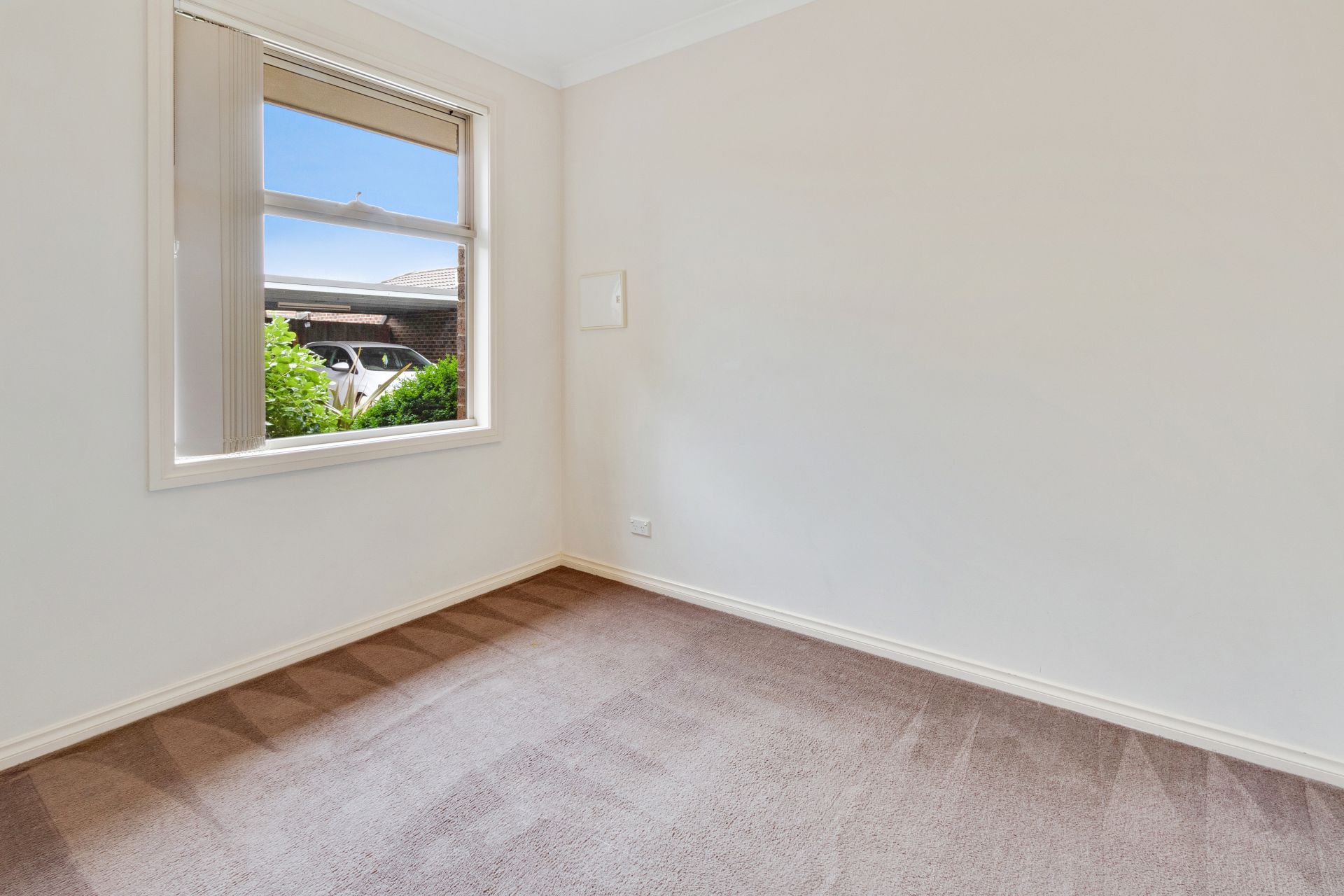 IDEAL LOCATION!