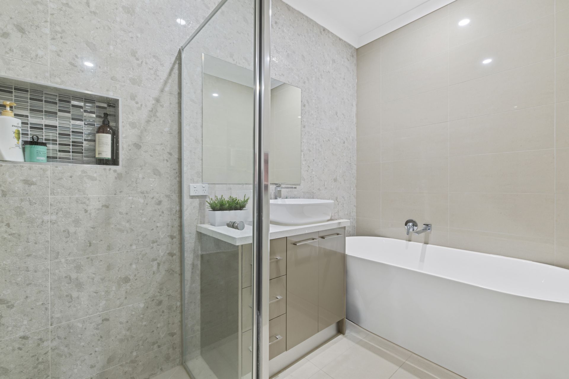 Modern Family Living at 20 Daintree Entrance, Donnybrook