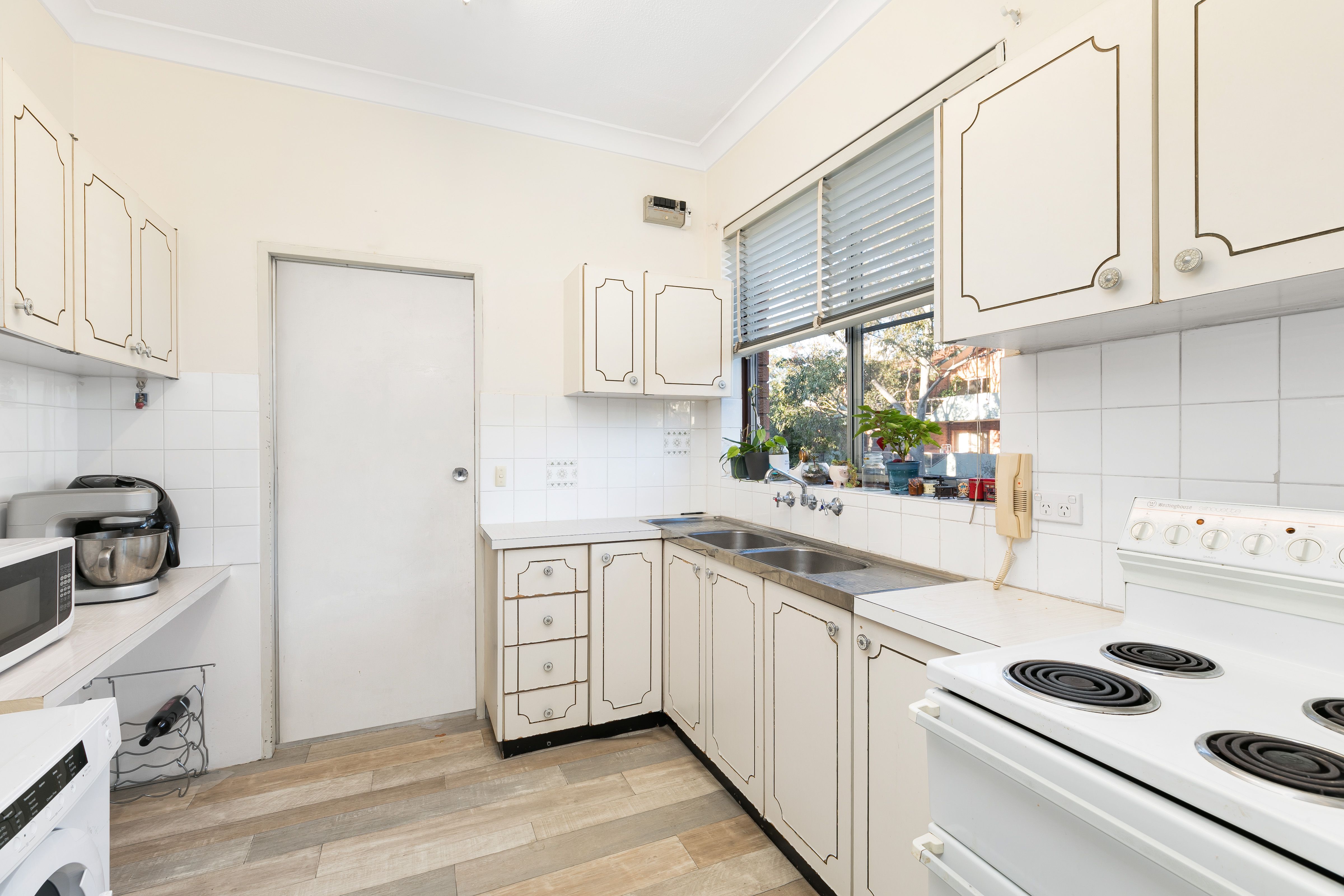 6/14 Queens Road BRIGHTON-LE-SANDS 2216