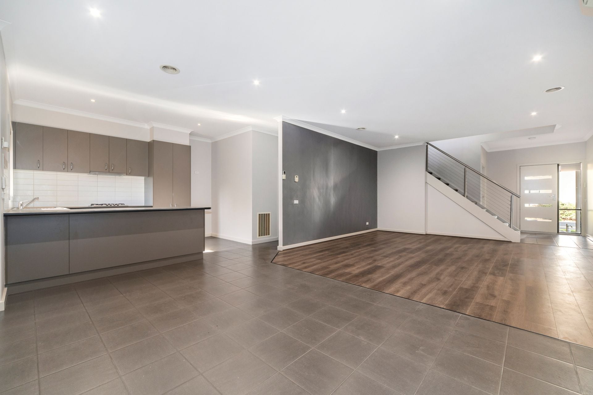 2/70 Sandhurst Boulevard, Sandhurst VIC, Sandhurst - Thumbnail 5