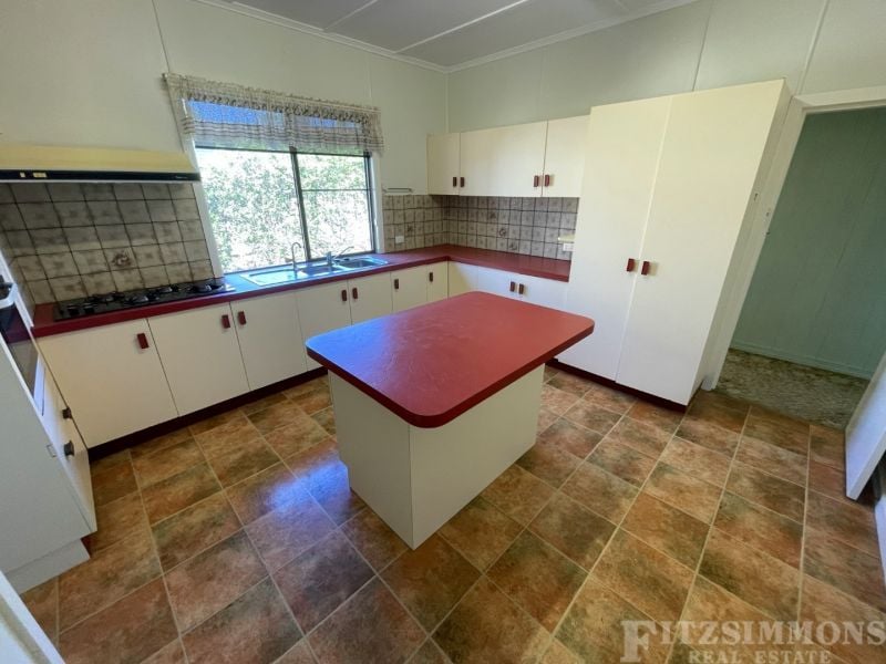 17 Curtis Street, Dalby, Dalby - Thumbnail 3
