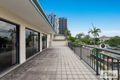 CHEAP & TIDY SOUTH BRISBANE OFFICE!