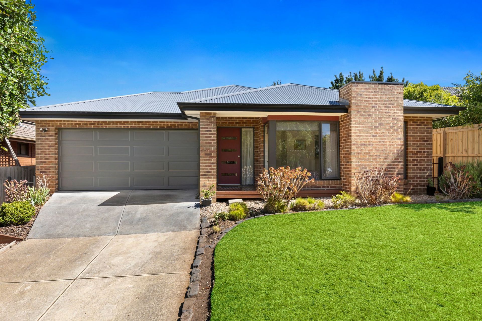 2 Rushden Close, Bell Post Hill - Thumbnail 2