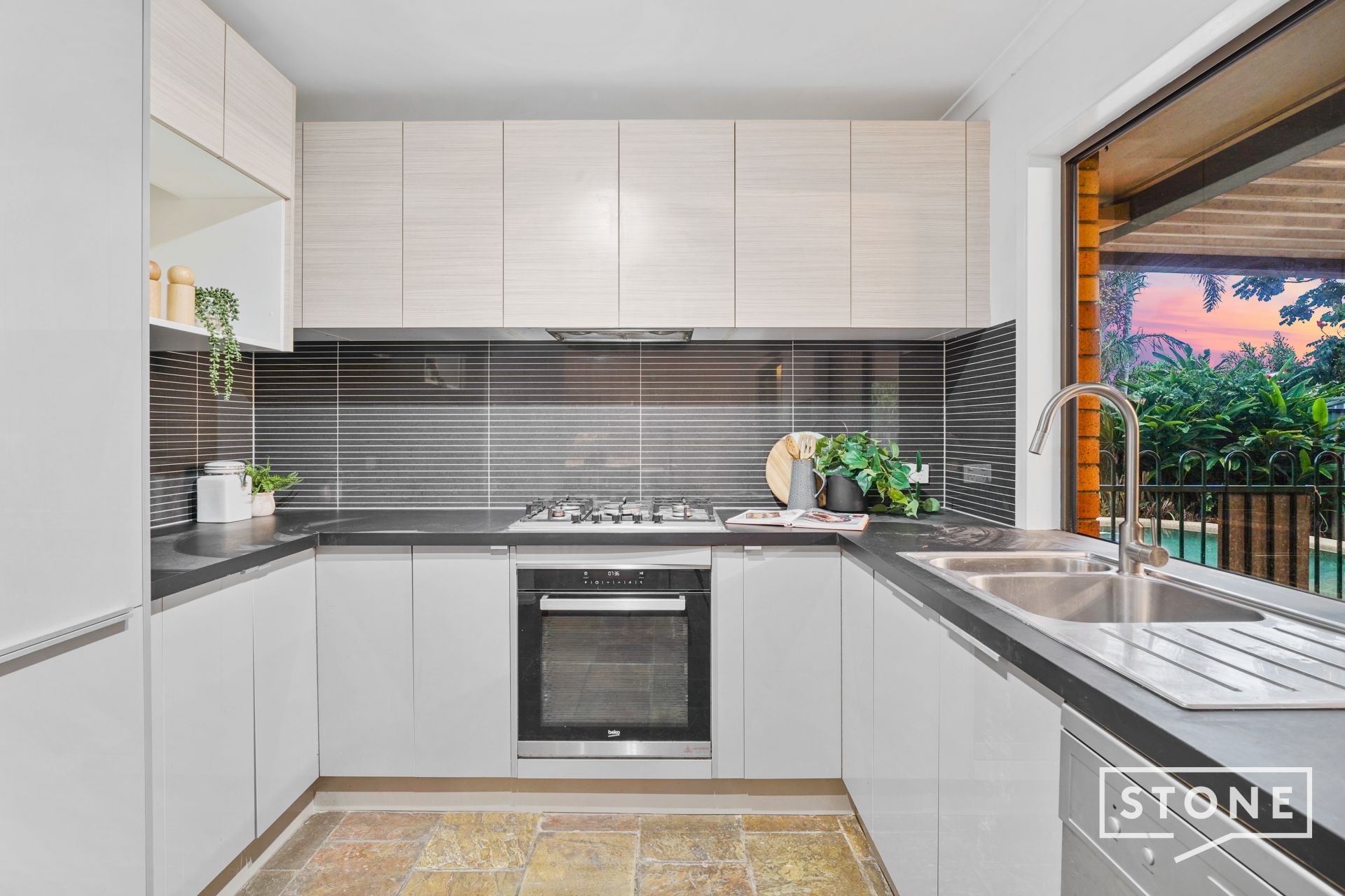 16 Galvin Street, Loganholme, Loganholme - Thumbnail 4