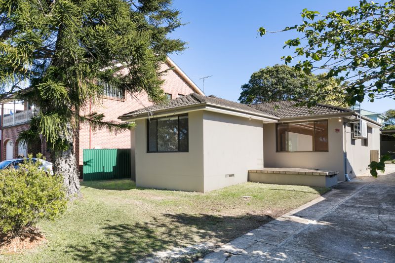 19a Gannons Road CARINGBAH 2229