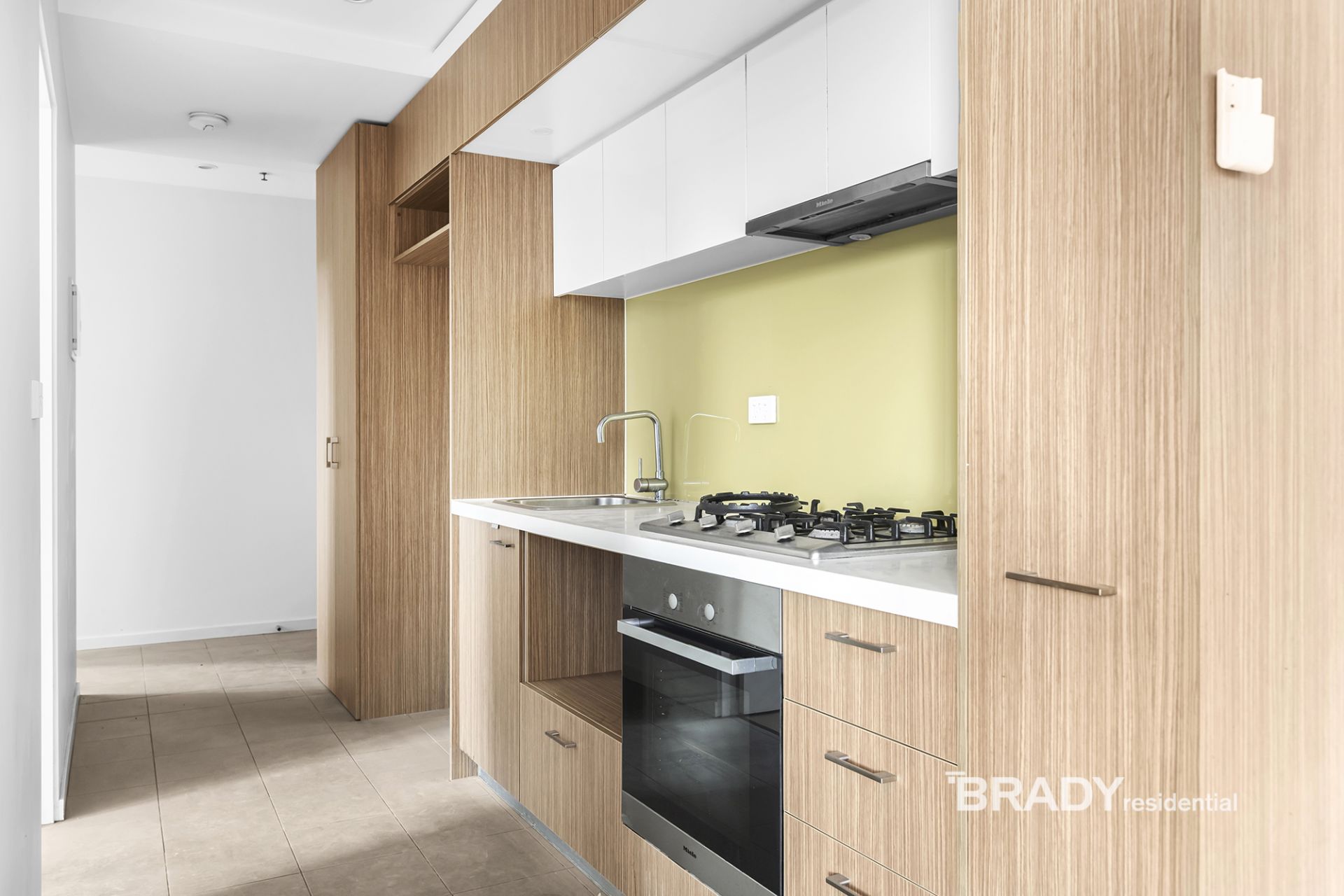 708/8 Sutherland Street Melbourne VIC, Melbourne - Thumbnail 4