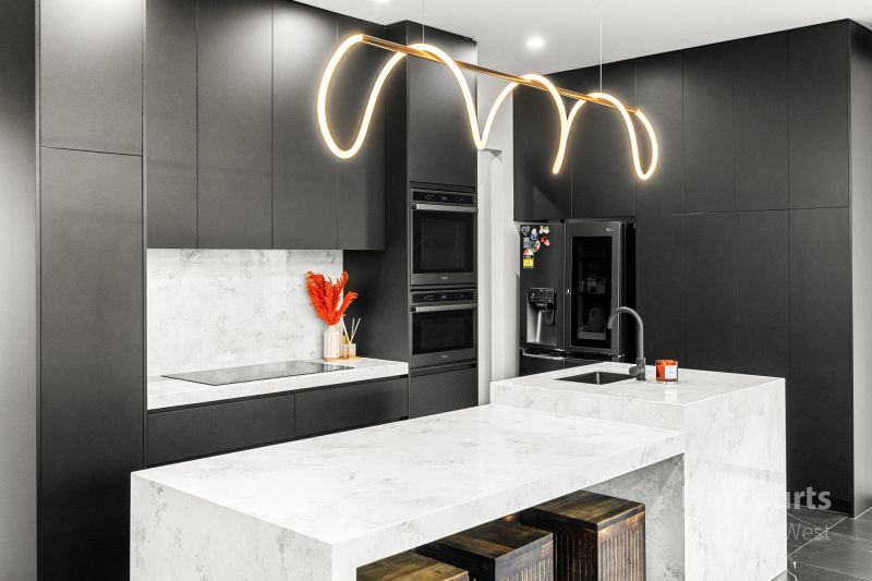 23 Shadow Street, Deanside