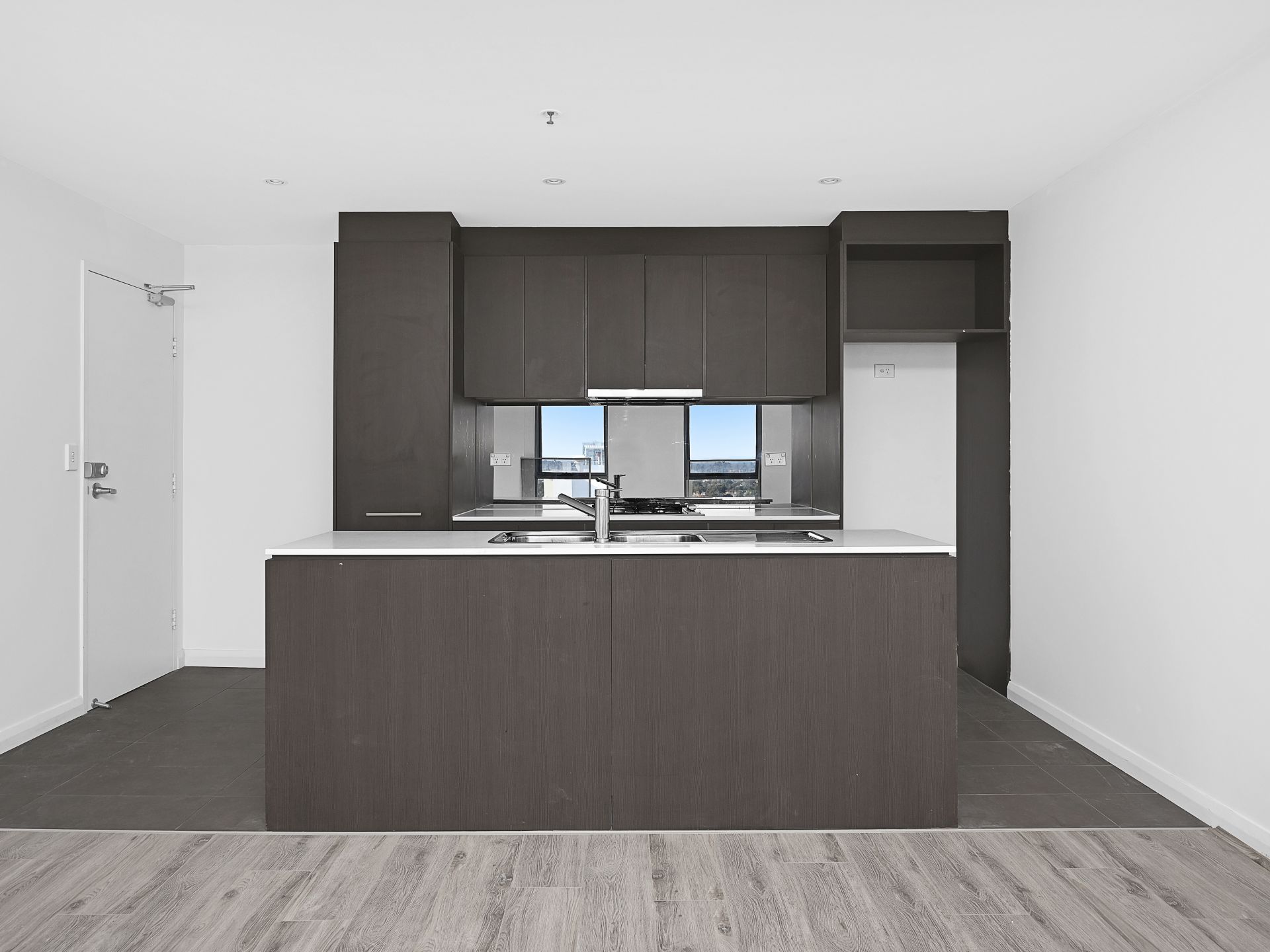 185/2 Browne Parade, Warwick Farm, Warwick Farm - Thumbnail 4