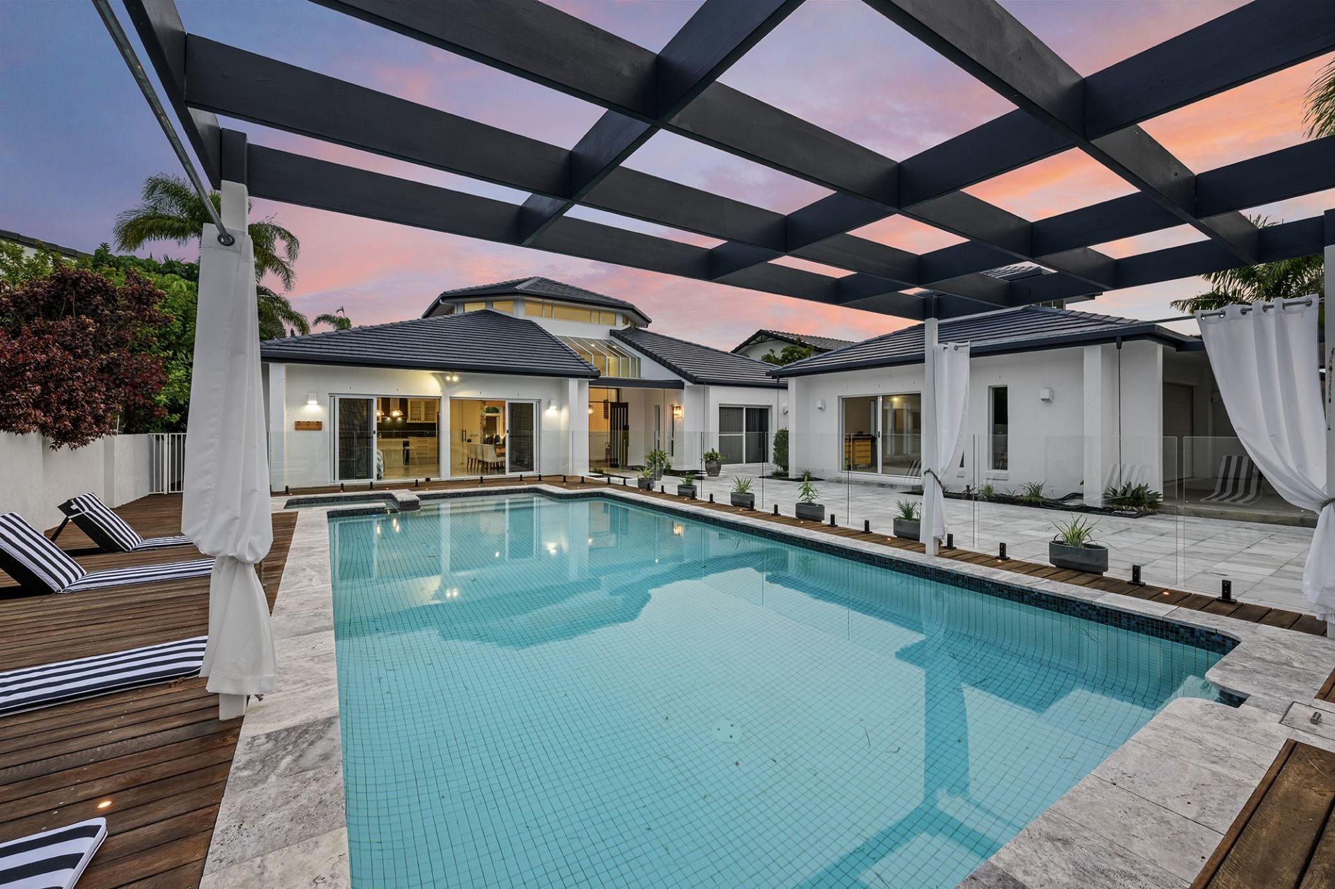 4 Excalibur Court, Sovereign Islands QLD 4216, Sovereign Islands - Thumbnail 2