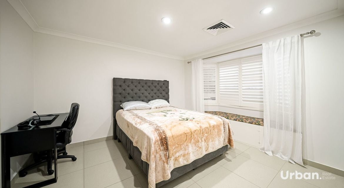 Ambarvale 8 Sikes Place