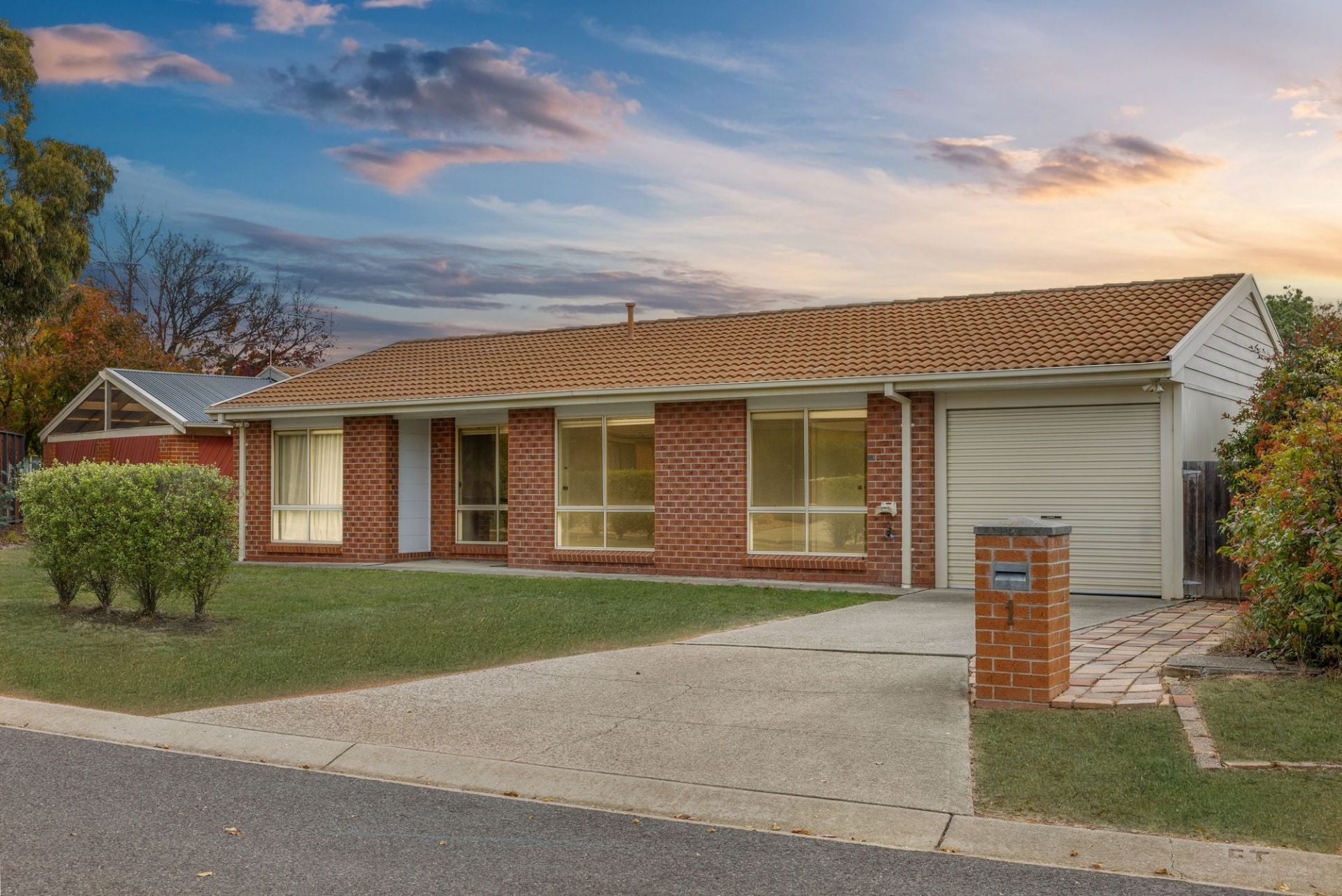 1 Merrett Gardens Gordon ACT, Gordon - Image 1