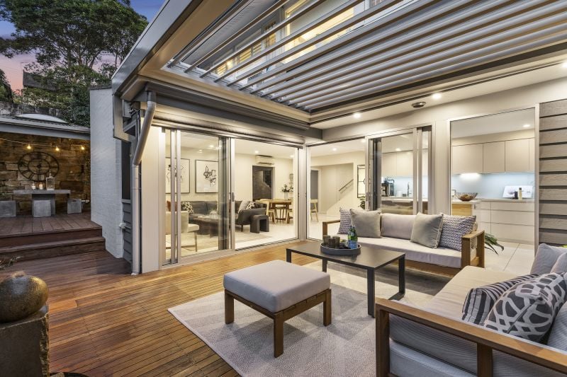 Beautifully renovated family home in prized harbourside setting
