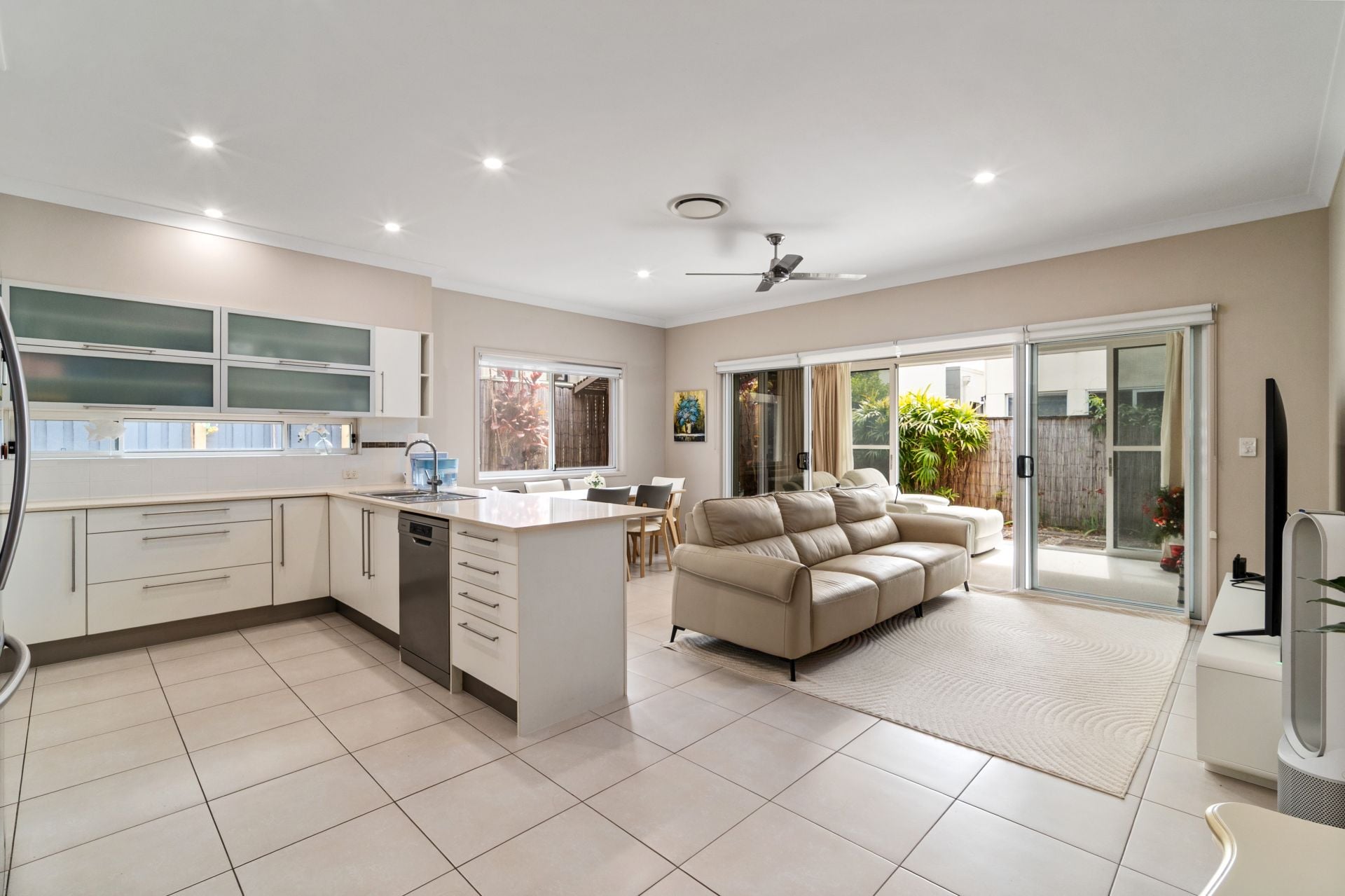 39 Meridien Avenue, Varsity Lakes - Thumbnail 2