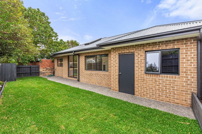 2/12 Allan Avenue, South Morang