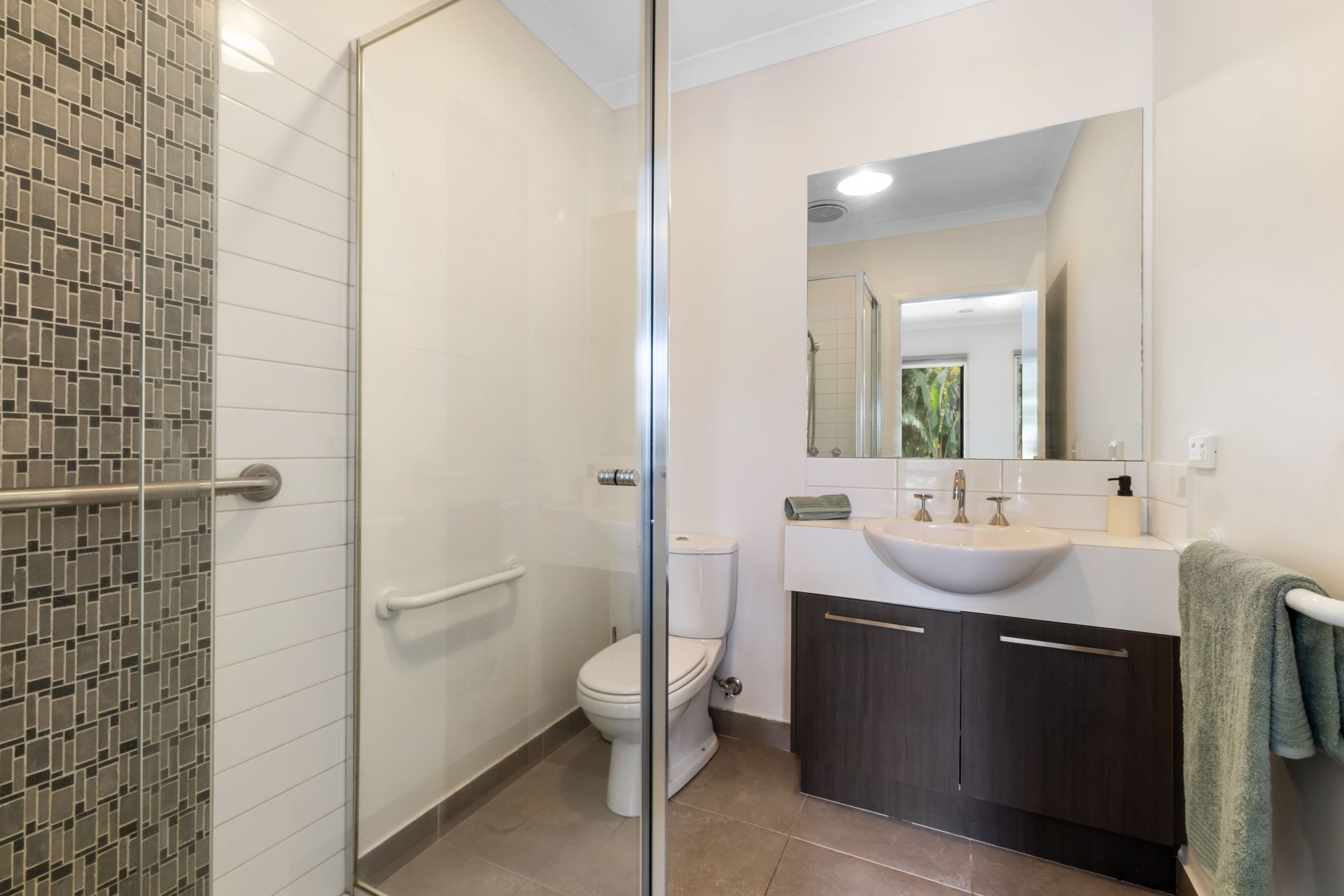 Spacious Dimensions, Stylish Design And So Close To The Beach