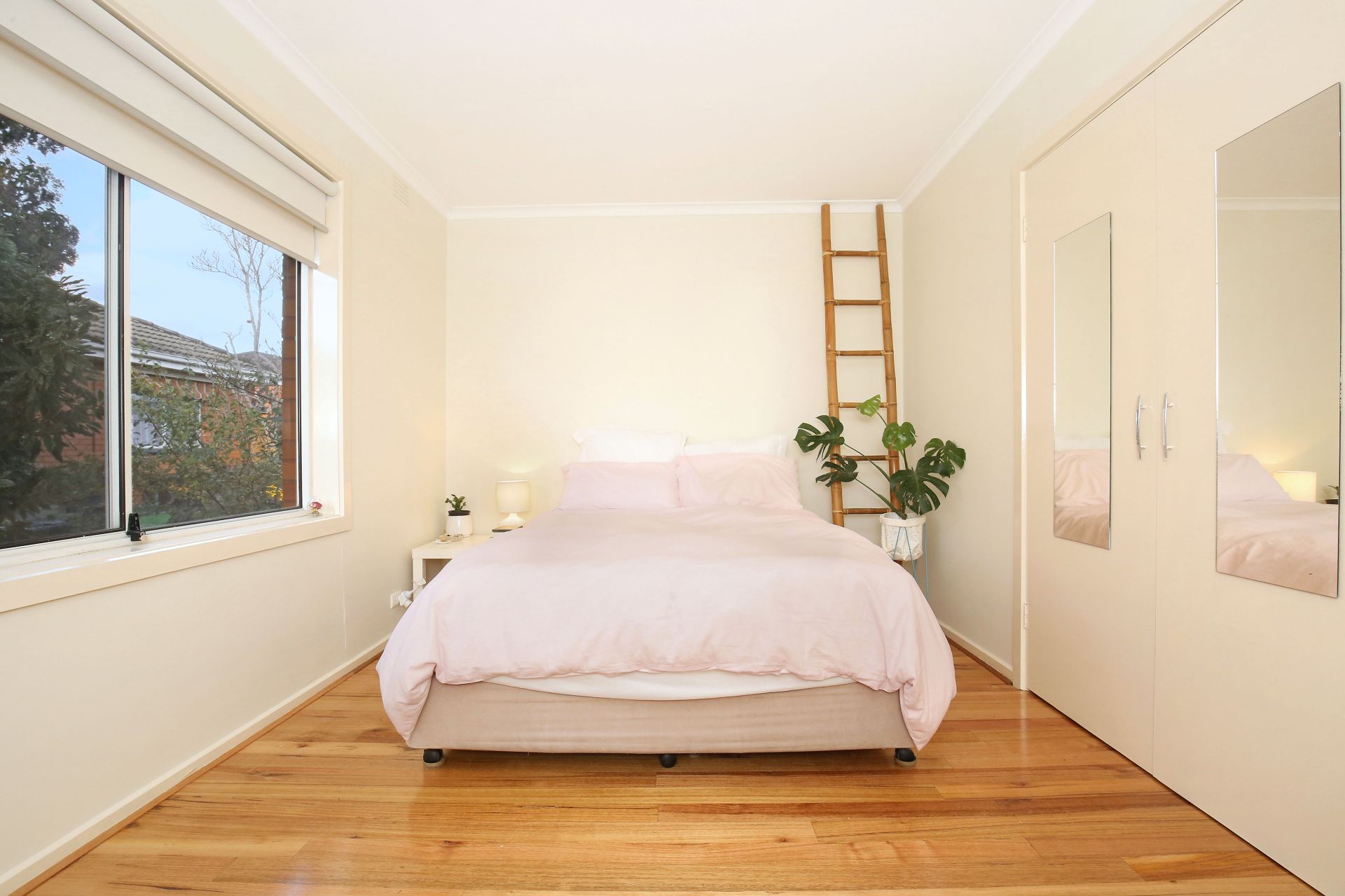 2 Bedroom Villa Unit in Superb Location!