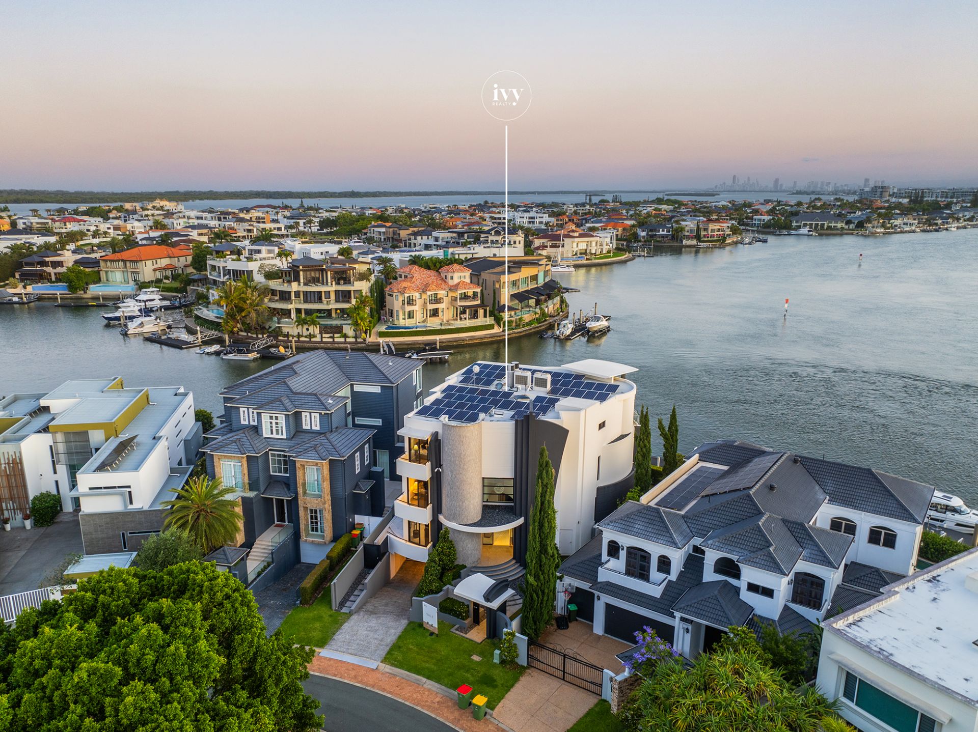 26 Hampton Court, Sovereign Islands - Thumbnail 3