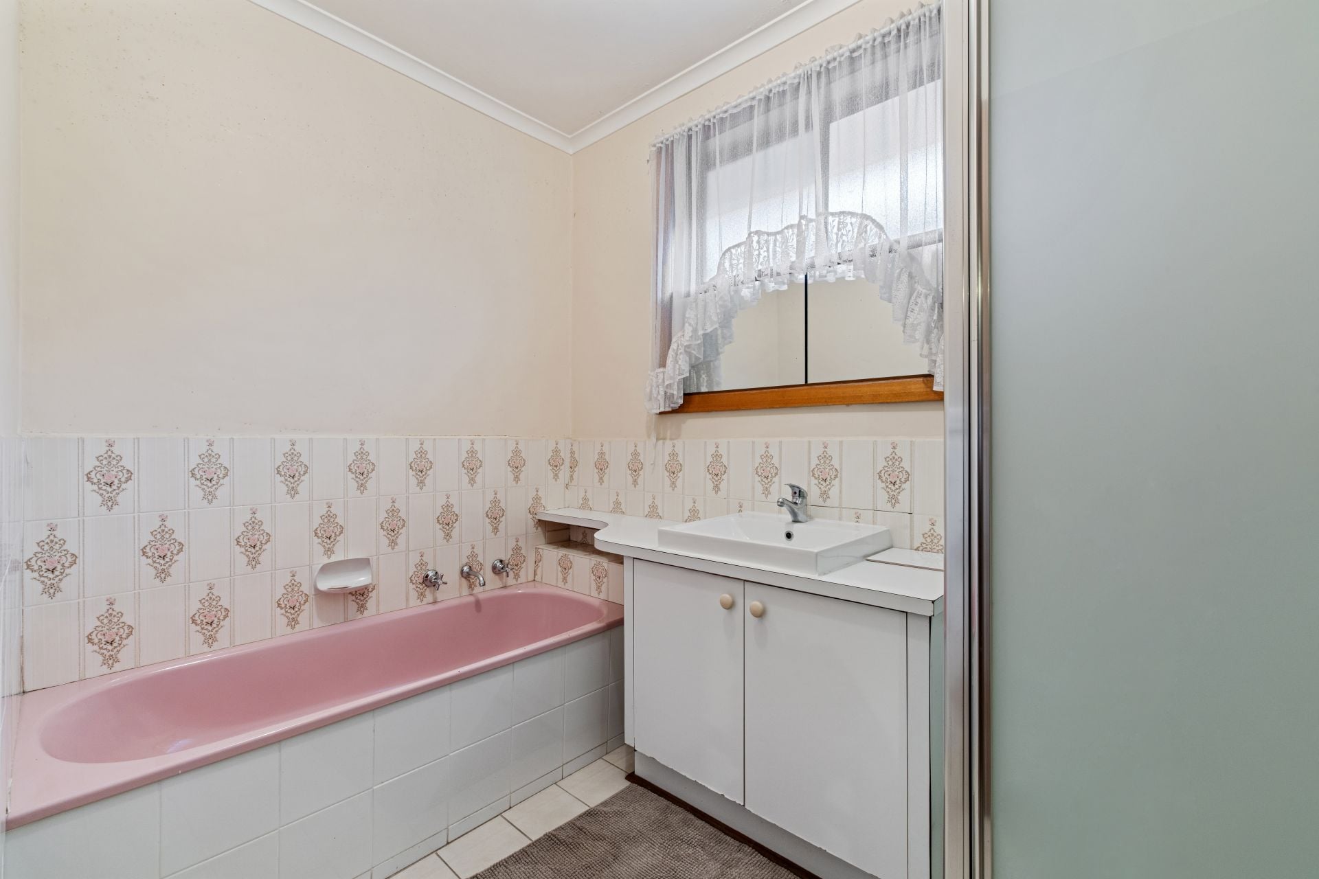 GREAT FAMILY HOME - FIRST TIME ON THE MARKET