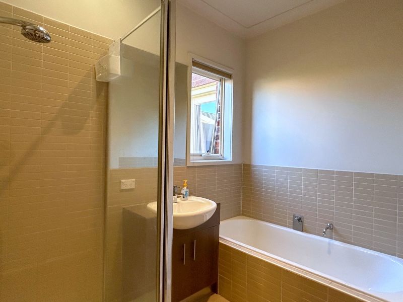 12 Shine Walk, Epping