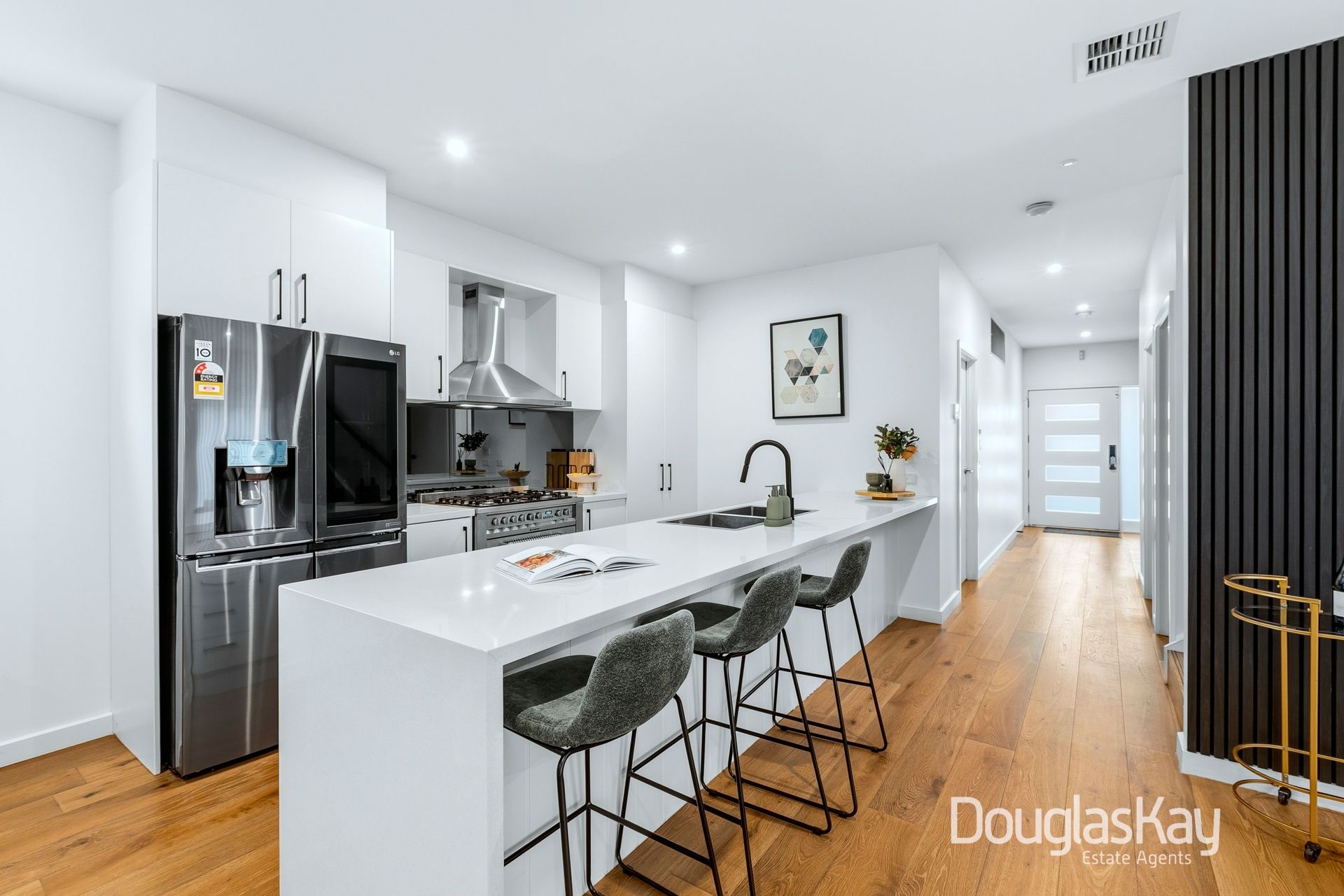 30 St Andrews Drive, Sunshine North VIC, Sunshine North - Thumbnail 4