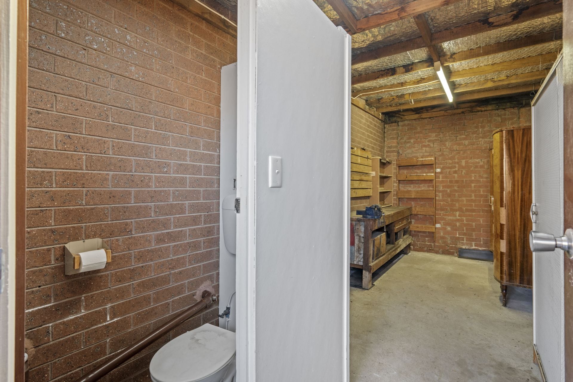 Quality Elevated Solid Home – Close To Everything