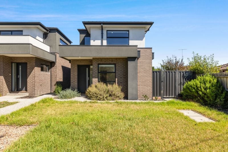 8/7 Barry Street, Reservoir