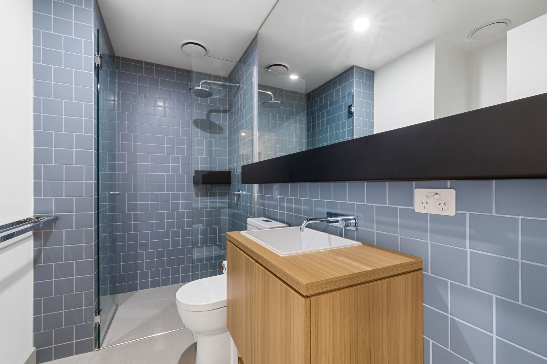 Stylish Two-Bedroom Apartment on the Thornbury Fringe