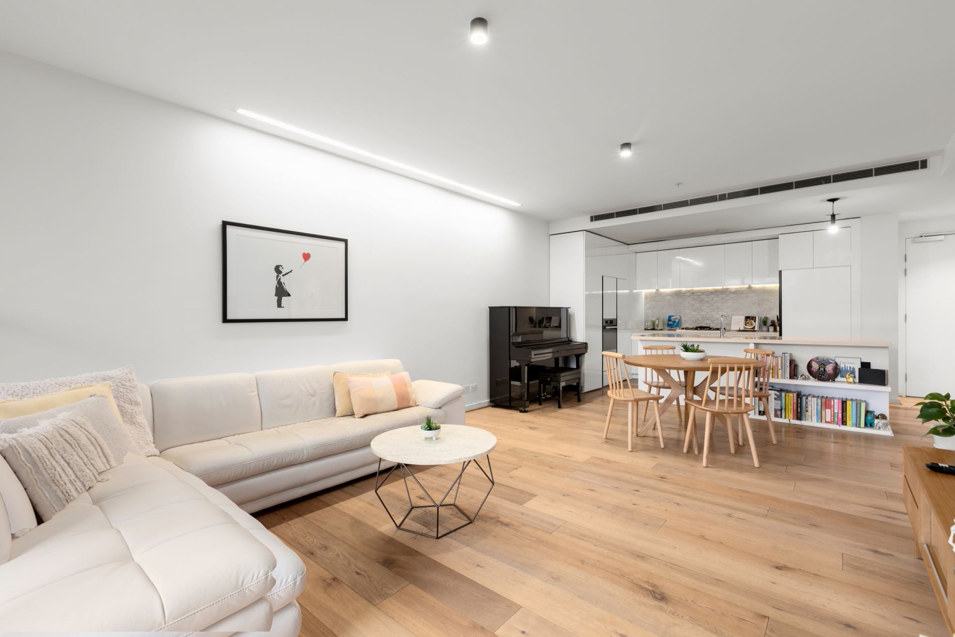 3/30 Warleigh Grove, Brighton, Brighton - Thumbnail 2