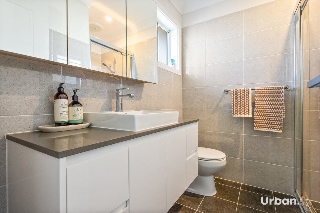 Stream Hill 31 Saddleback Crescent