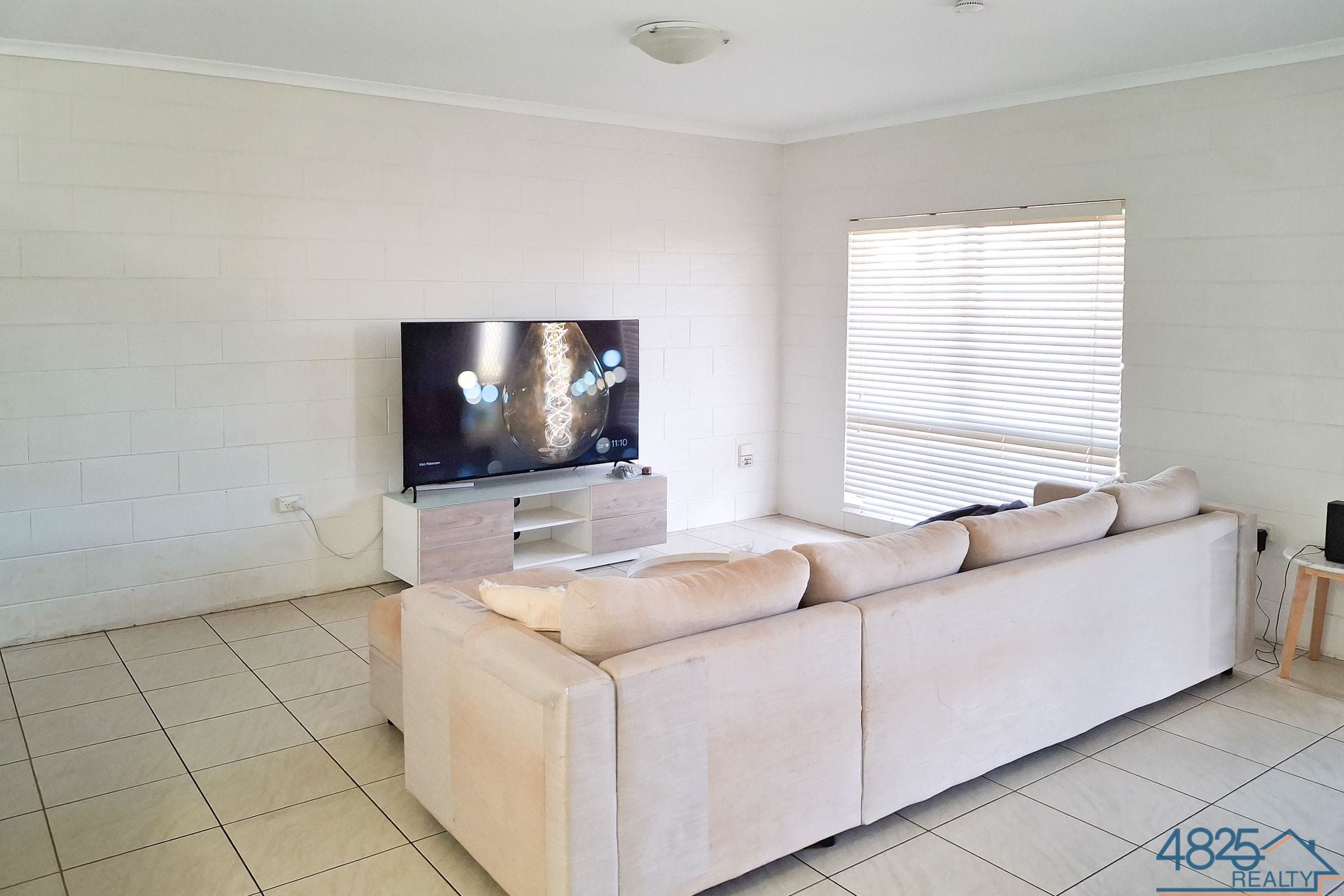 27 Emmalyn Close Mount Isa QLD, Mount Isa City - Thumbnail 2