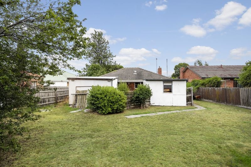 32 McEwan Road, Heidelberg Heights