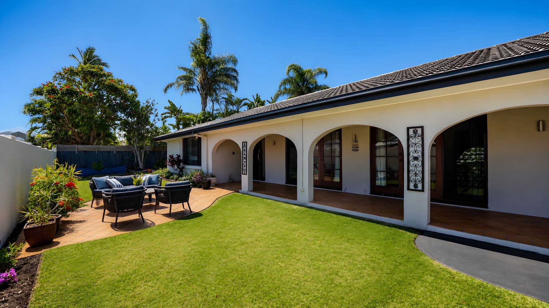330 Monaco Street, Broadbeach Waters - Thumbnail 5
