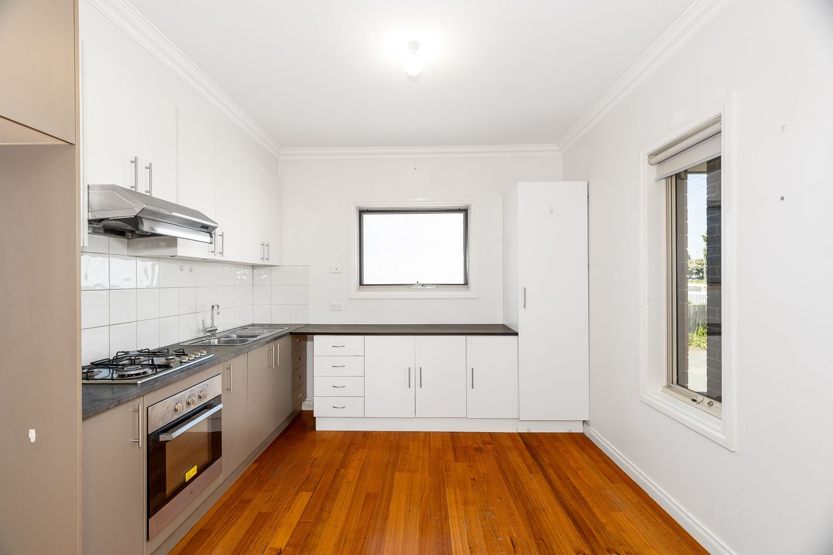 Stylish Two-Bedroom Townhouse in Convenient Reservoir Location