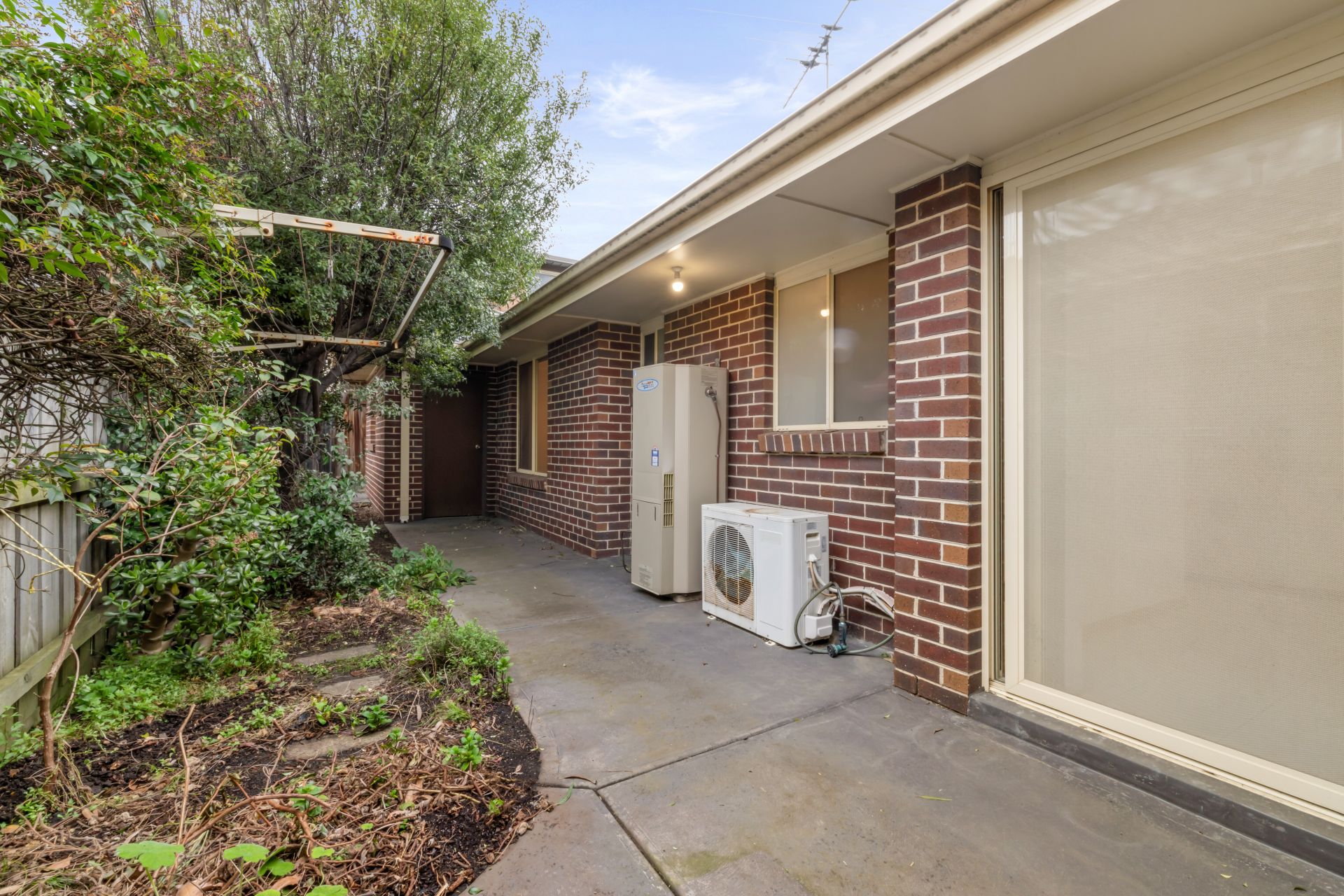Stunning Home Opposite Penders Park
