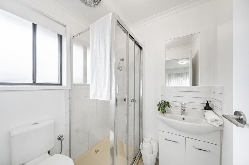 4 Moore Close, Mill Park