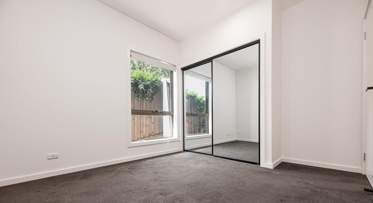 Two Bedroom Spacious Townhouse!