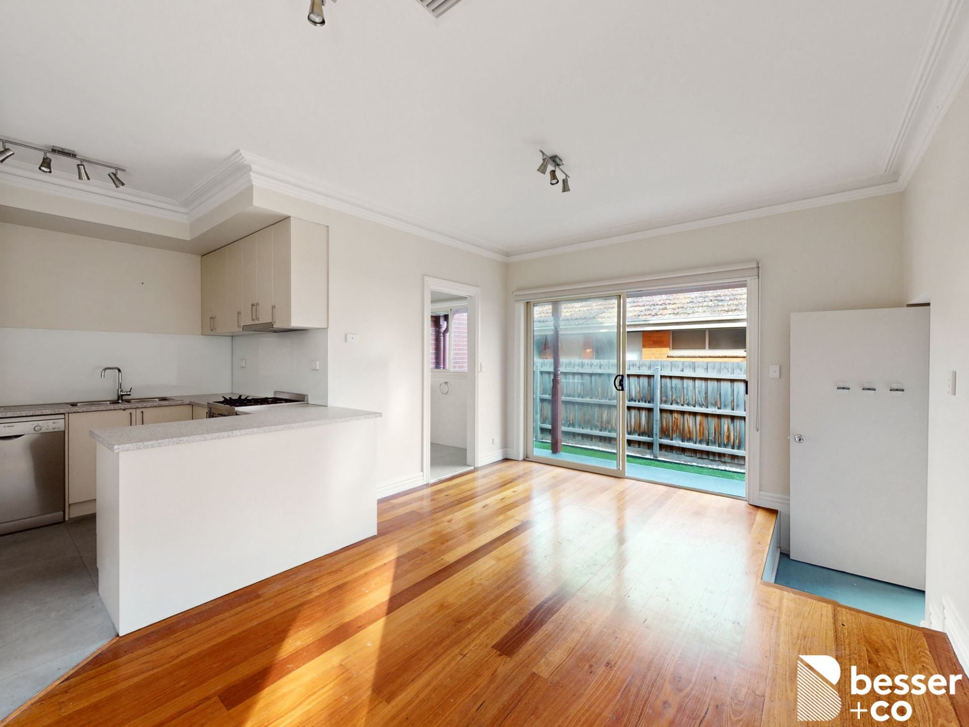 3/4 Eleanor Street, Footscray - Thumbnail 2