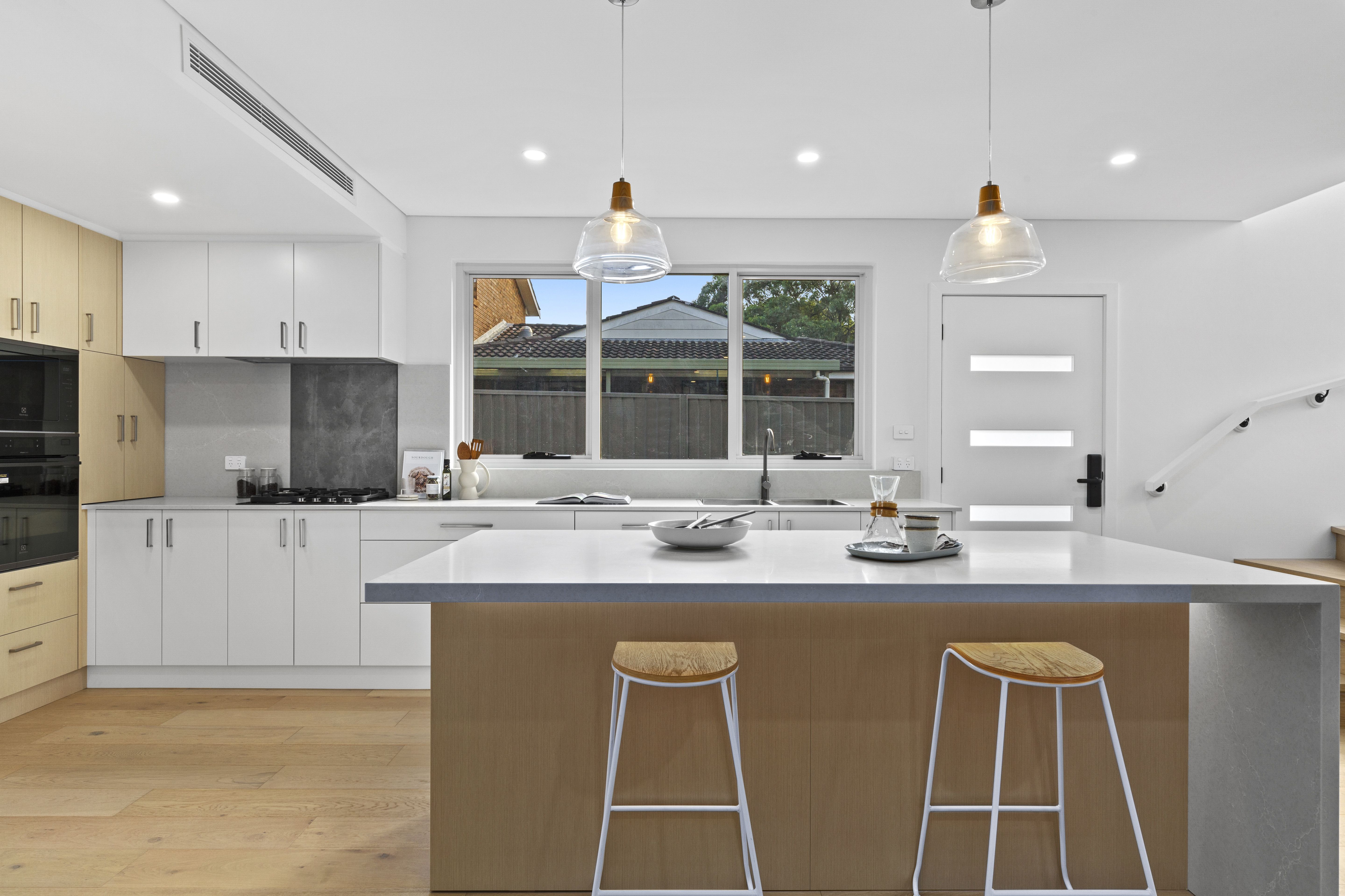 1/99 Yathong Road CARINGBAH 2229
