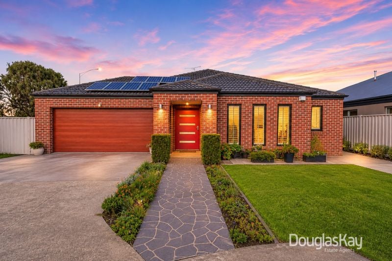 11 Carisbrook Court, Taylors Hill VIC, Taylors Hill - Image 1