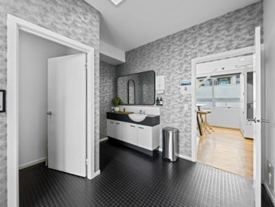 NEWSTEAD STYLE AT AN UNBEATBLE PRICE - ALL OFFERS CONSIDERED!