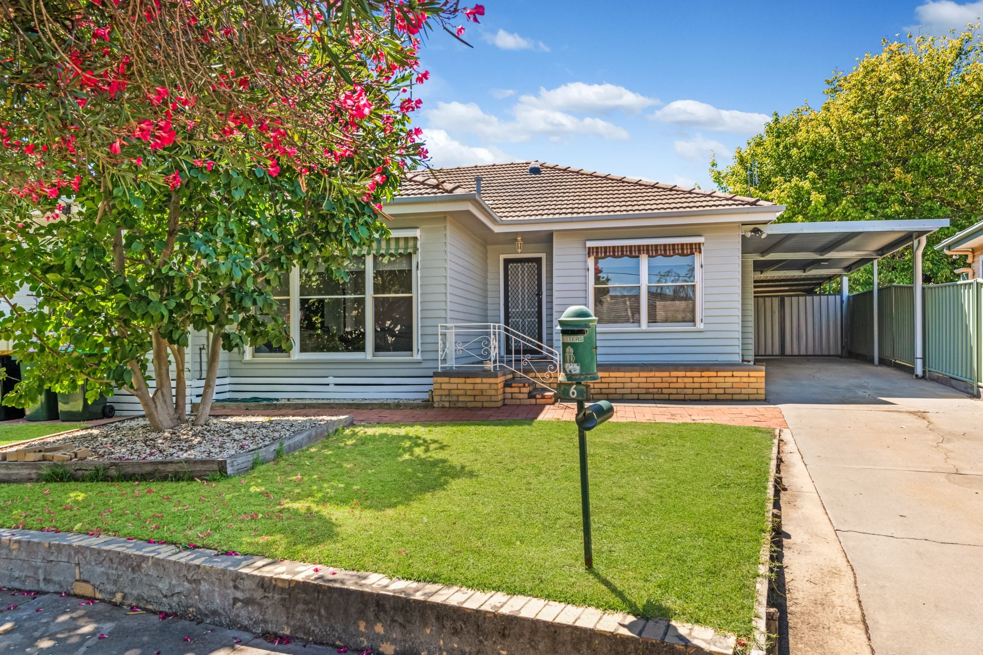 6 Fifth Avenue, White Hills, White Hills, White Hills - Thumbnail 2