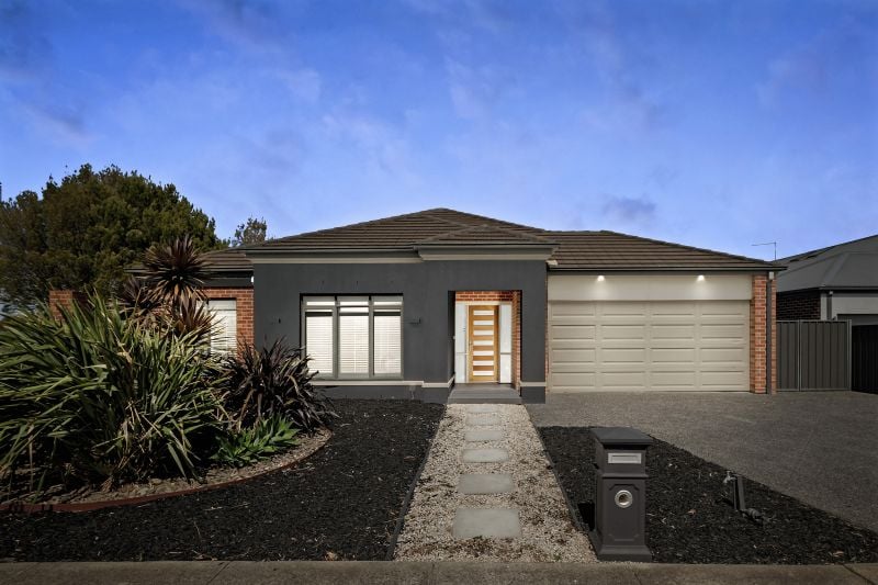 90 Hawkstowe Parade, South Morang