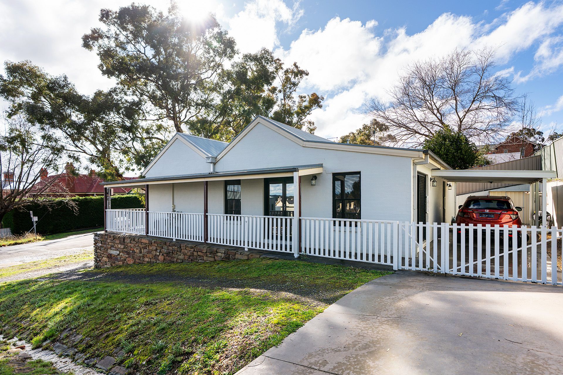 82 Hargraves Street, Castlemaine - Thumbnail 3