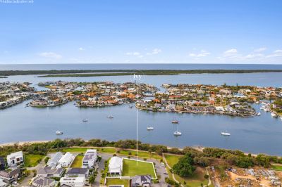Unmatched Broadwater Views