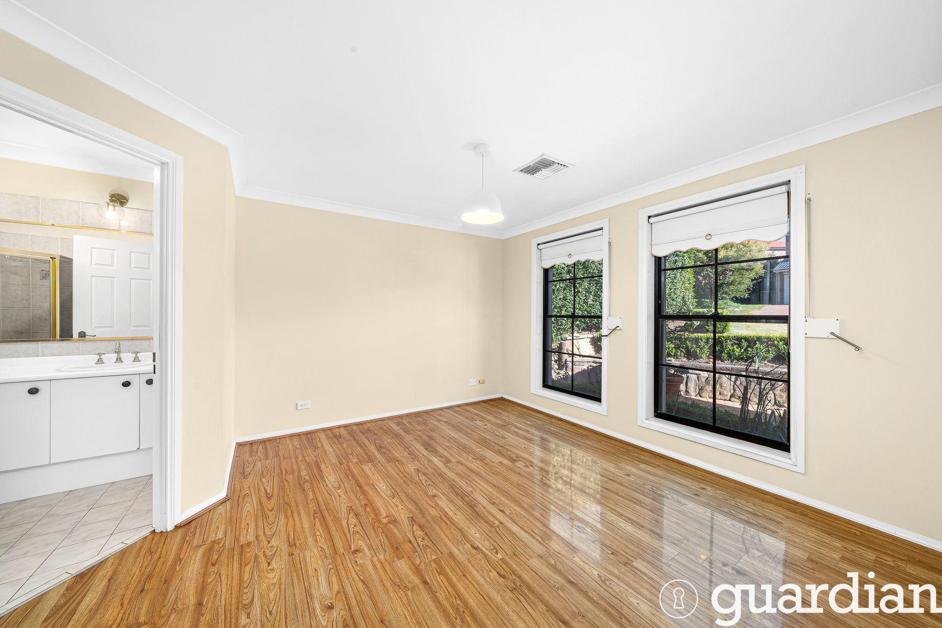 16 Ravensbourne Circuit Dural NSW, Dural - Thumbnail 4