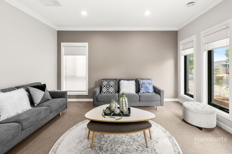 8 Mount Way, Caroline Springs