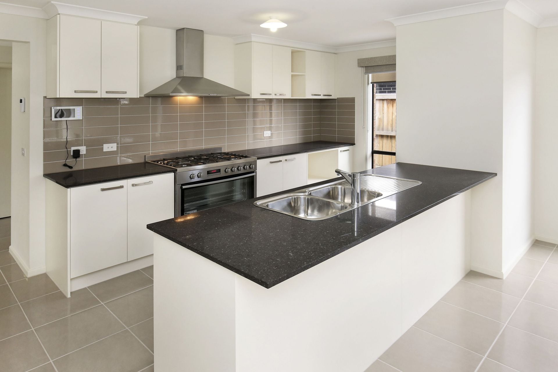 44 Strathalbyn Chase, Wollert, Wollert - Thumbnail 2