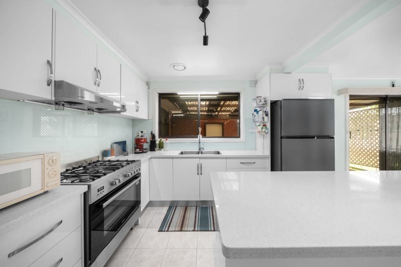 2 Gunbower Close, Thomastown