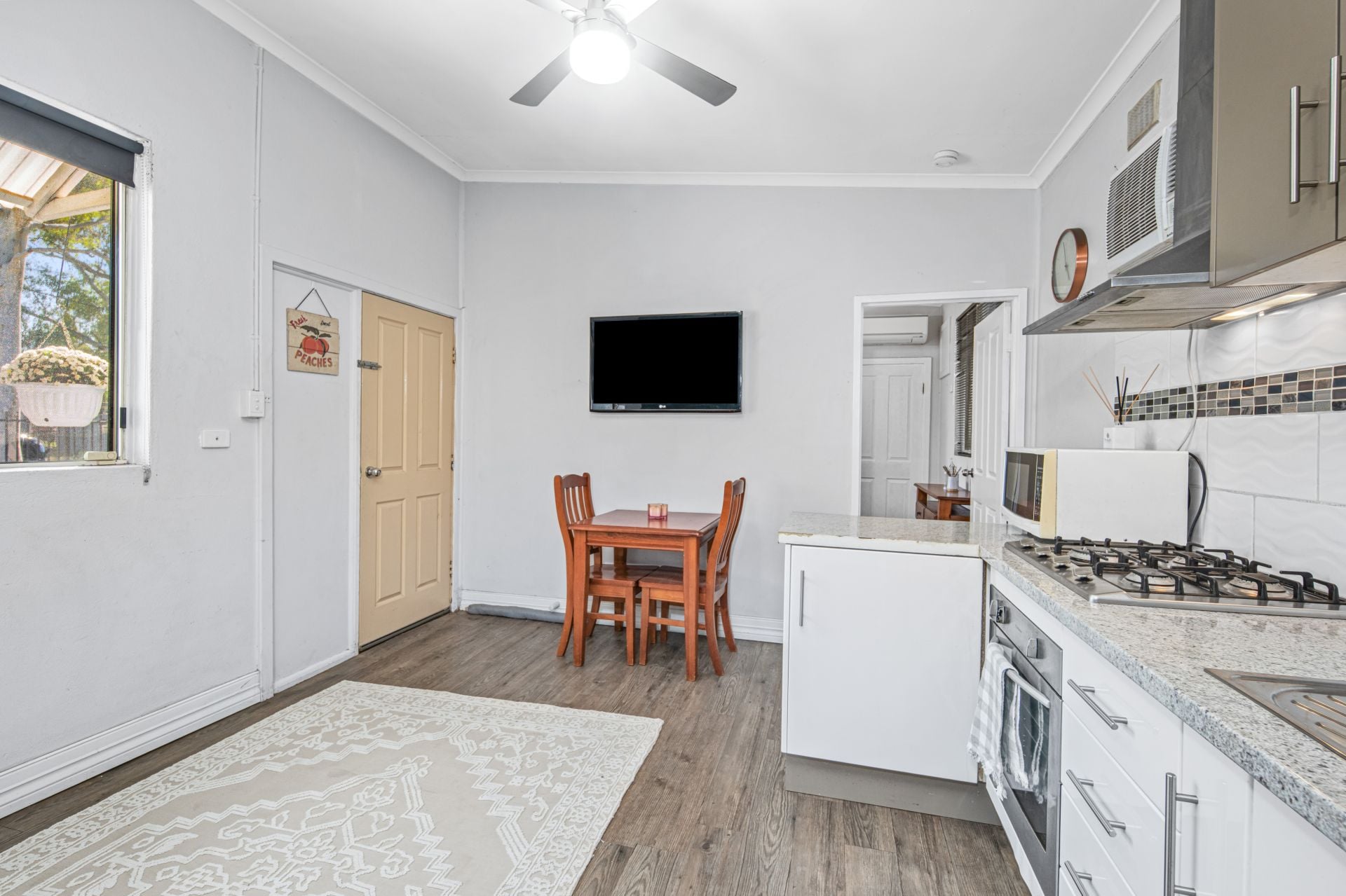 2/2 Wallis Street East Side NT, East Side - Thumbnail 7